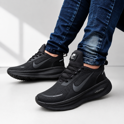 NIKE VOMERO