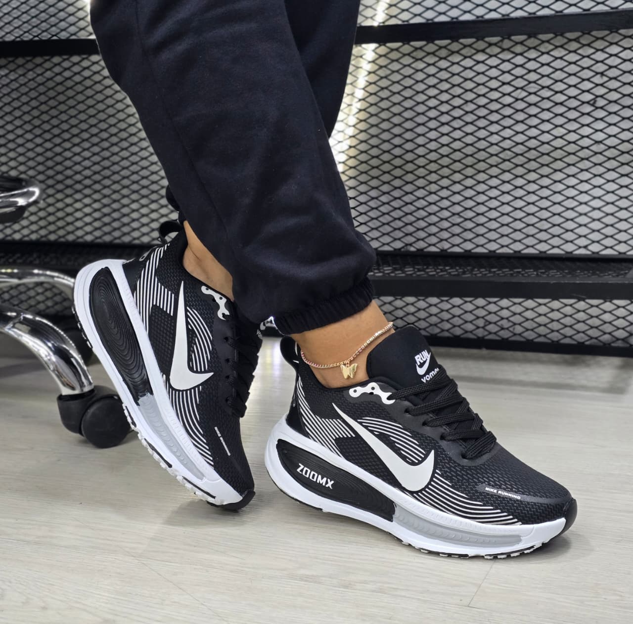 NIKE VOMERO DAMA