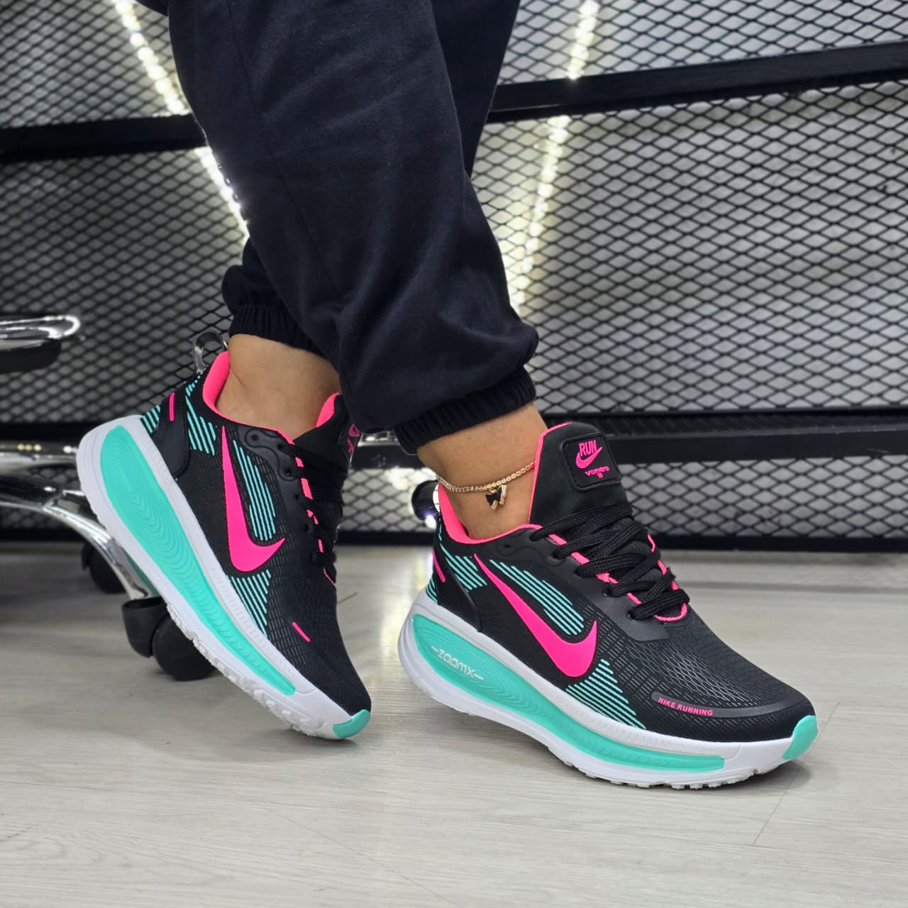 NIKE VOMERO DAMA